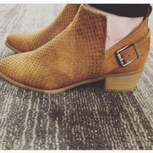 NWT Brown Side Zip Ankle Boots-10